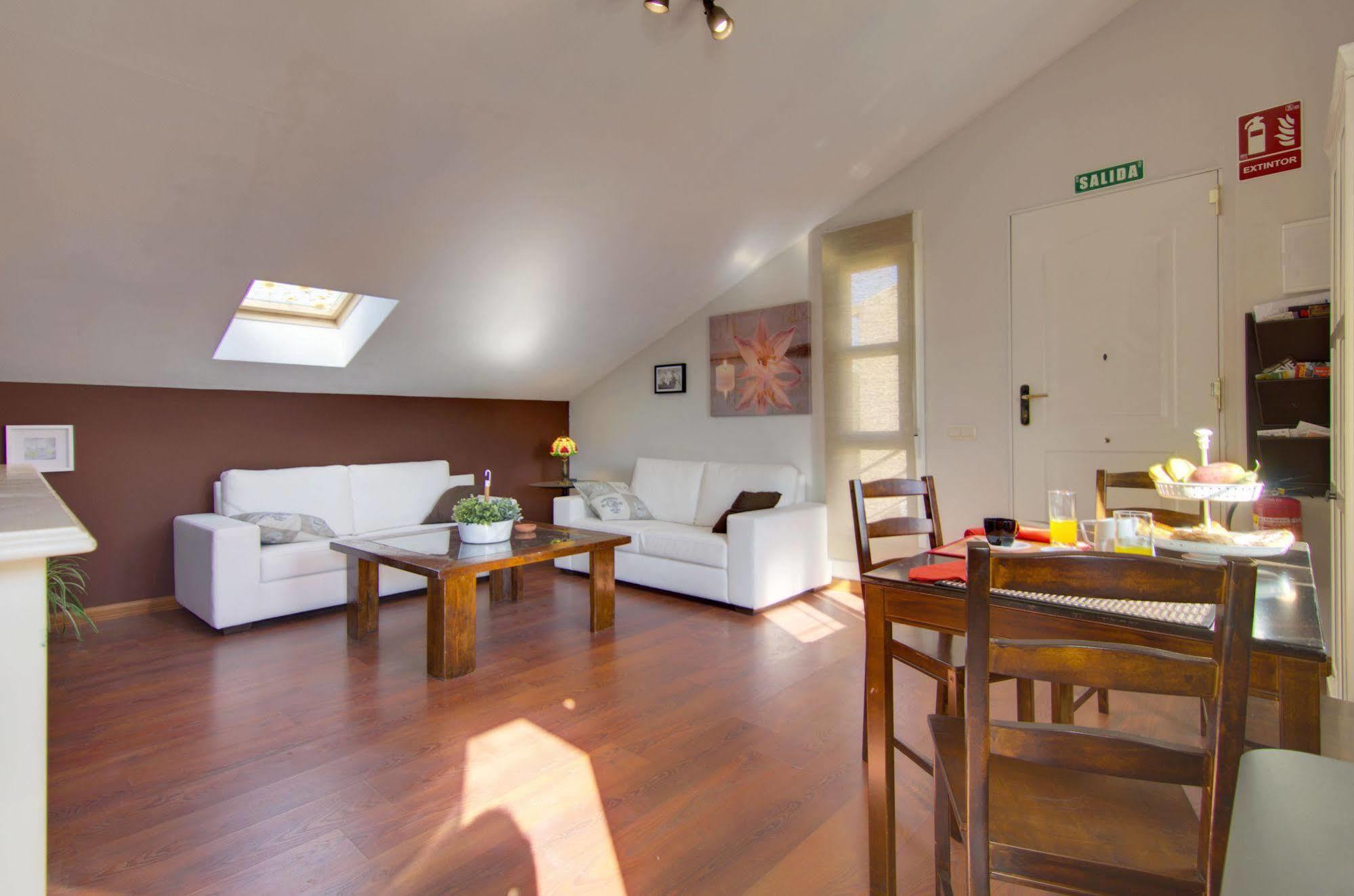 El Jardincillo Guest House โรเบลโด เด ชาเวลา ภายนอก รูปภาพ