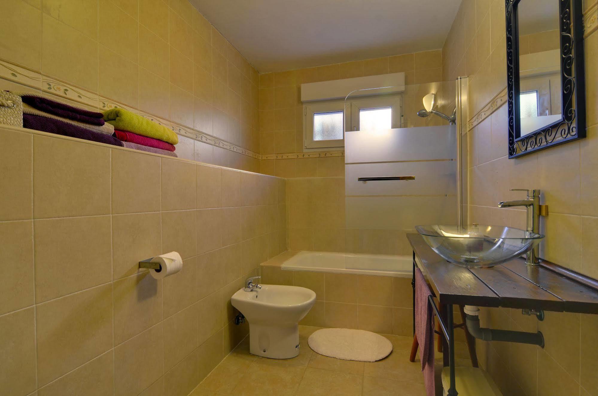 El Jardincillo Guest House โรเบลโด เด ชาเวลา ภายนอก รูปภาพ